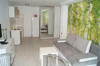 센터 아파트먼티 *