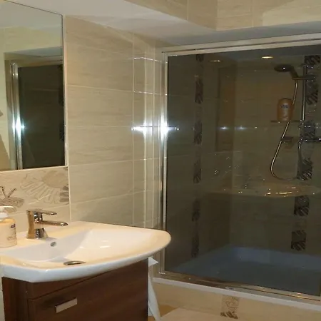 센터 아파트먼티