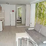Centre *