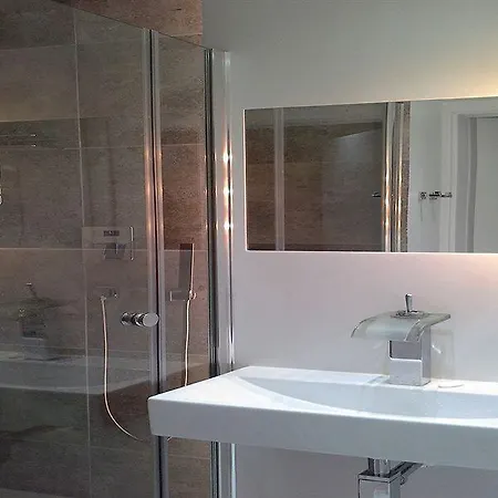 Apartment Centre