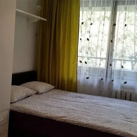 Centre *